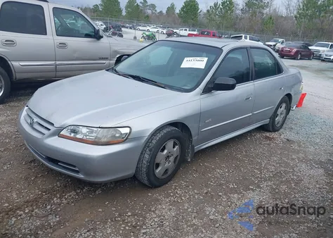 2002 Honda Accord 3.0 Ex z USA, uszkodzony, nr VIN 1HGCG16542A023443